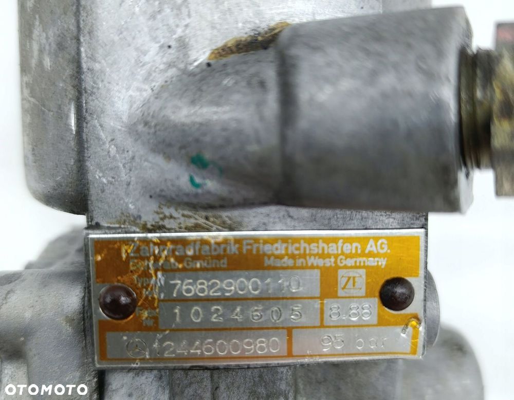 POMPA WSPOMAGANIA MERCEDES W124 200 D 2.0 7682900110 1244600980 - 3