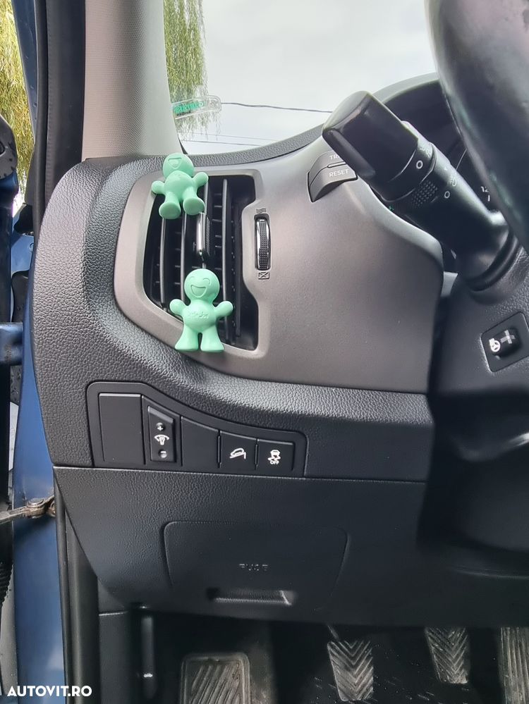 Kia Sportage 1.7 CRDI 2WD Attract - 11