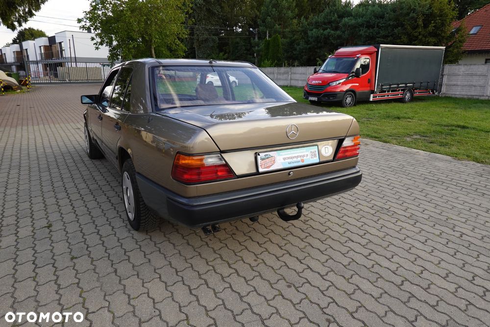 Mercedes-Benz W124 (1984-1993) - 36