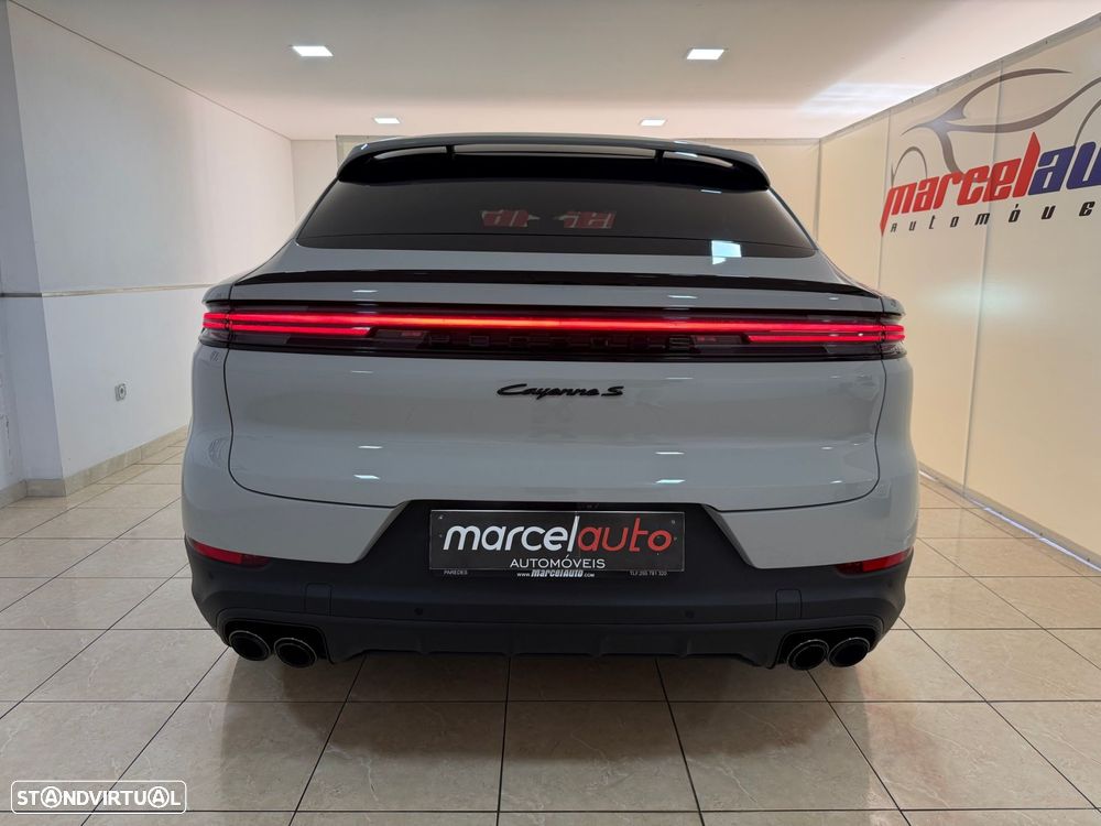 Porsche Cayenne Coupé S E-Hybrid - 11