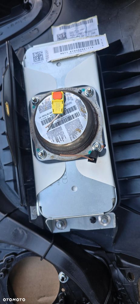 Deska rozdzielcza Audi Q5 8R lift oryginal plus poduszki - 9