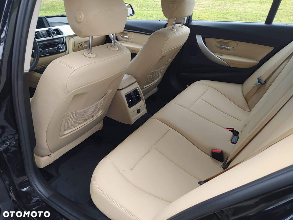 BMW Seria 3 320i xDrive Edition Luxury Line Purity - 7
