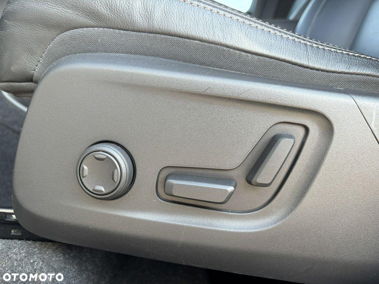 Volvo XC 40 - 18
