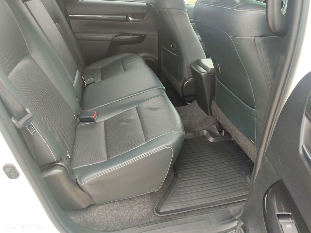 Toyota Hilux 2.4 D-4D Double Cab Dakar 4x4 - 11