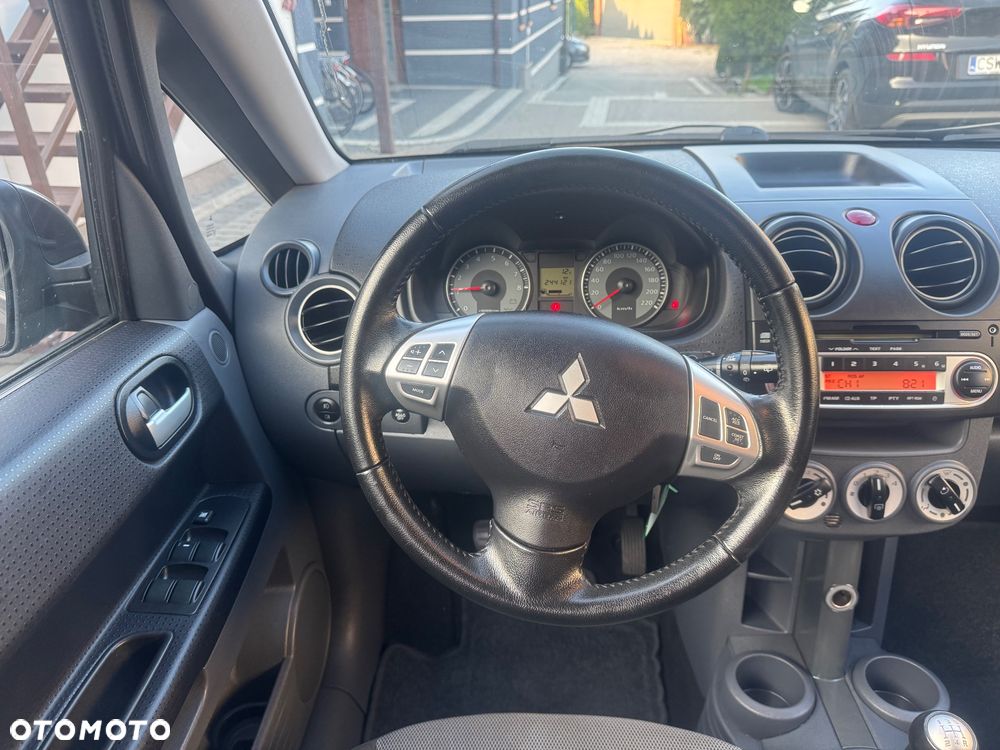 Mitsubishi Colt - 11