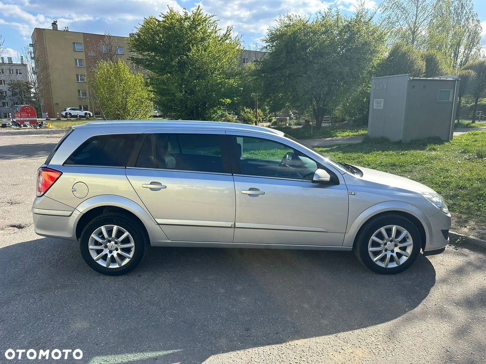 Opel Astra 1.6 Design Edition - 13
