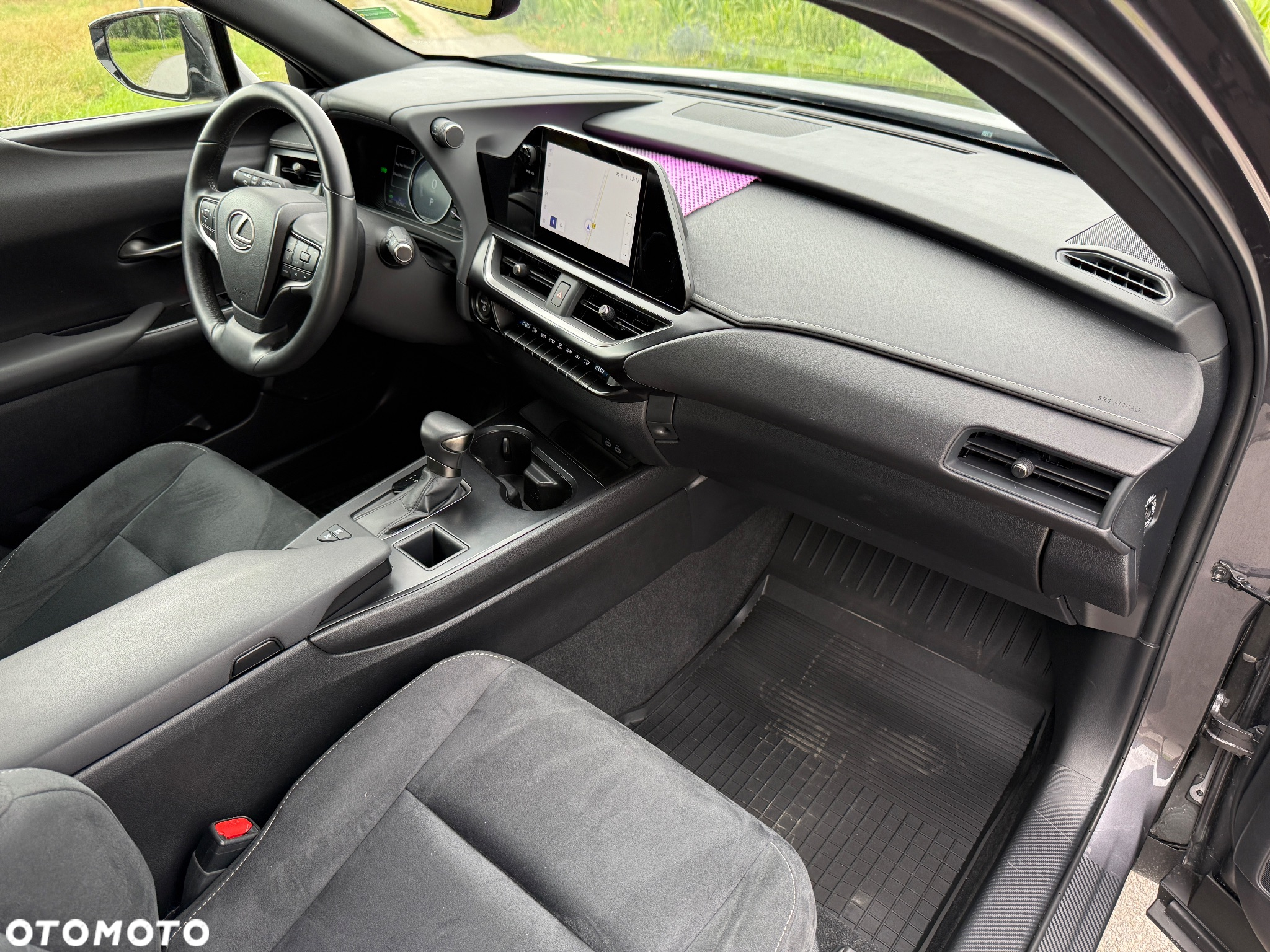 Lexus UX 250h GPF Business 2WD - 28