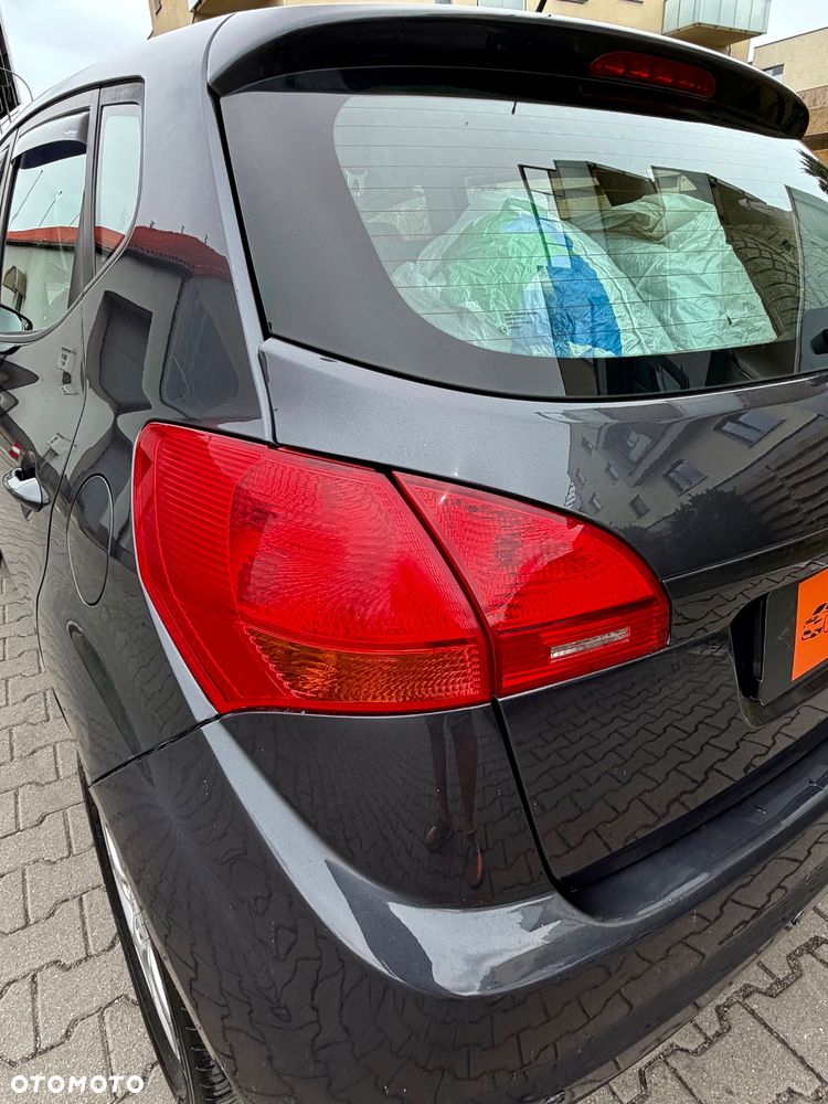 Kia Venga 1.6 L - 11