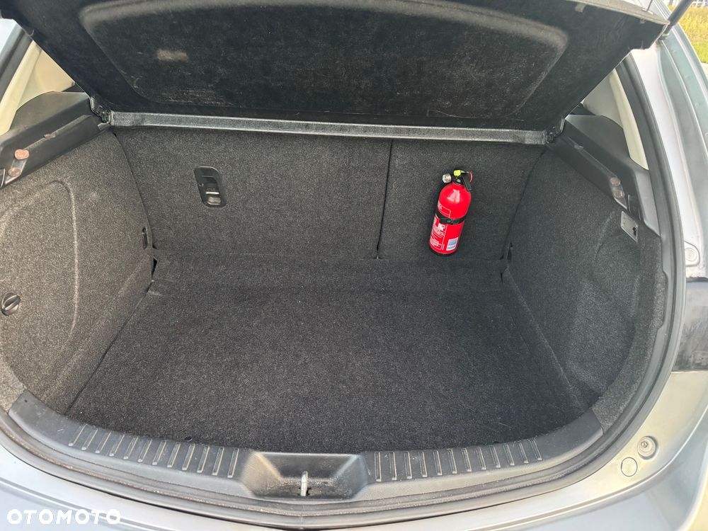 Mazda 3 2.0 Exclusive + - 15