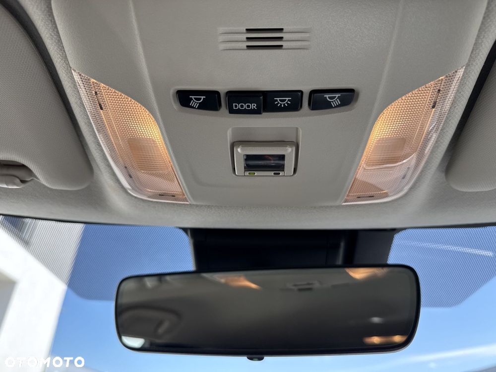 Toyota Corolla 1.8 Hybrid Comfort - 23