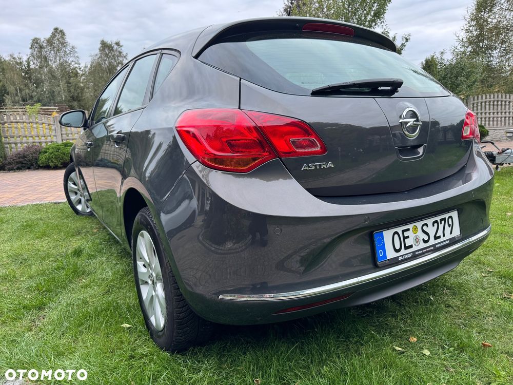 Opel Astra 1.4 Turbo Design Edition - 2