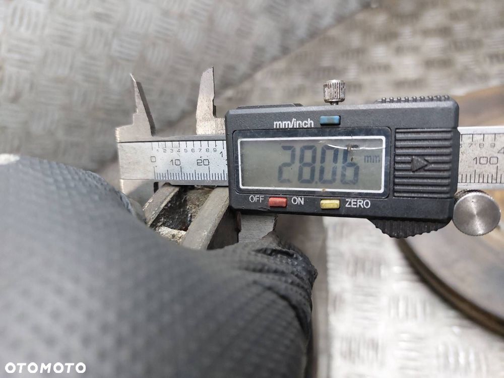 TARCZE HAMULCOWE PRZÓD + KLOCKI + ZACISKI NISSAN QASHQAI I J10 2.0 DCI - 7