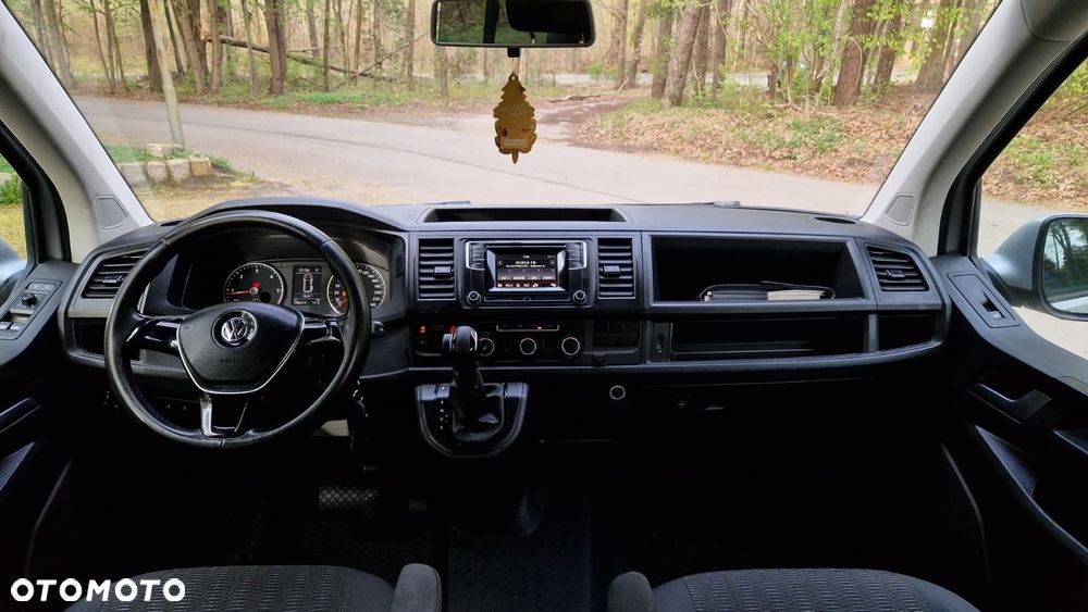 Volkswagen Caravelle - 16