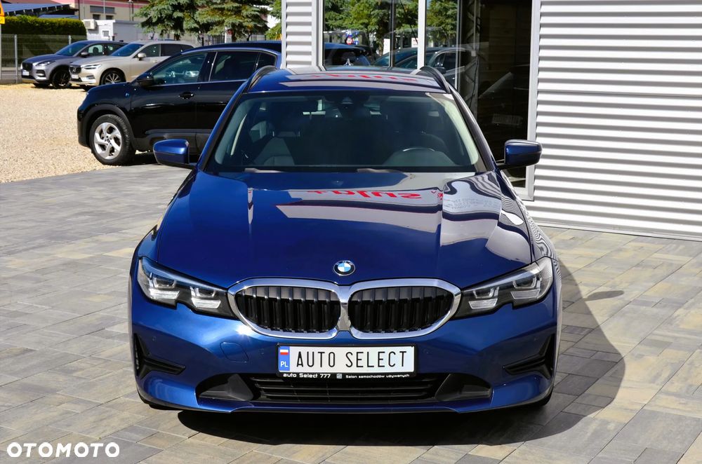 BMW Seria 3 316d mHEV - 14