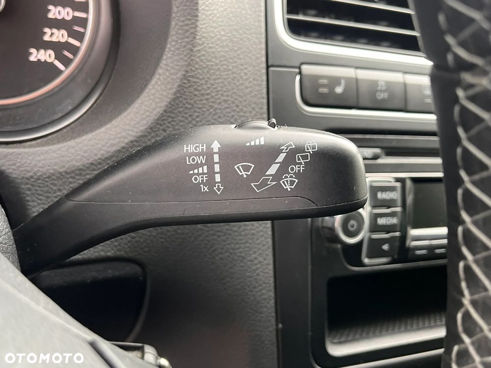 Volkswagen Polo 1.2 MATCH - 29