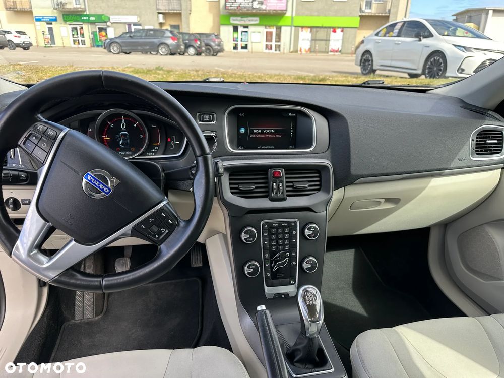 Volvo V40 D3 Momentum - 3