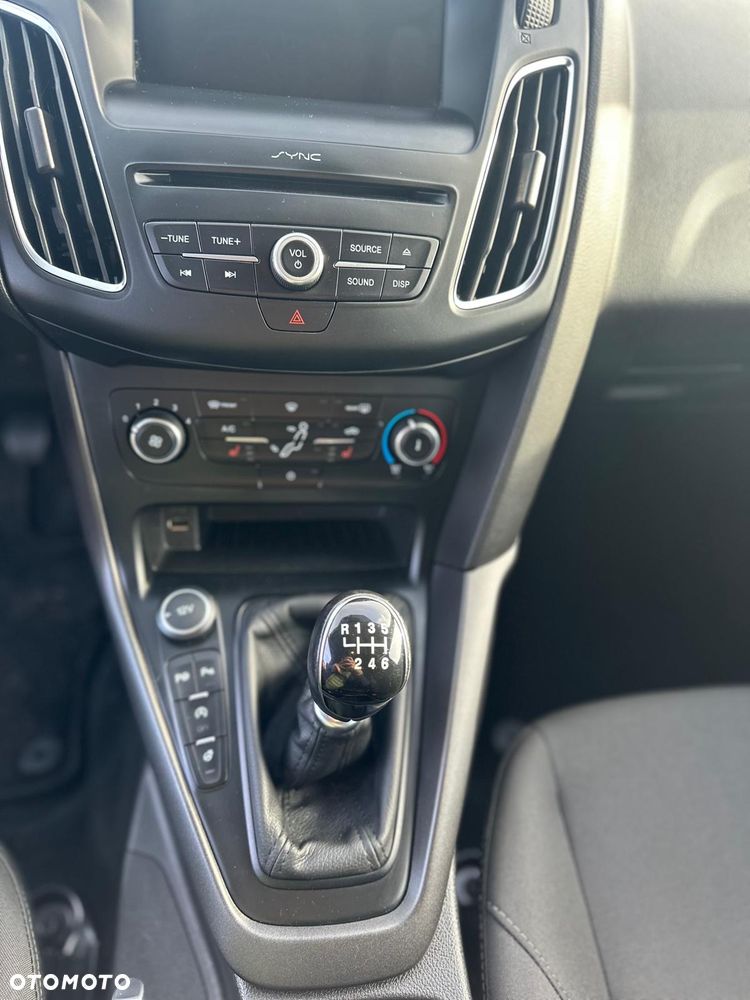 Ford Focus 1.0 EcoBoost Active - 18