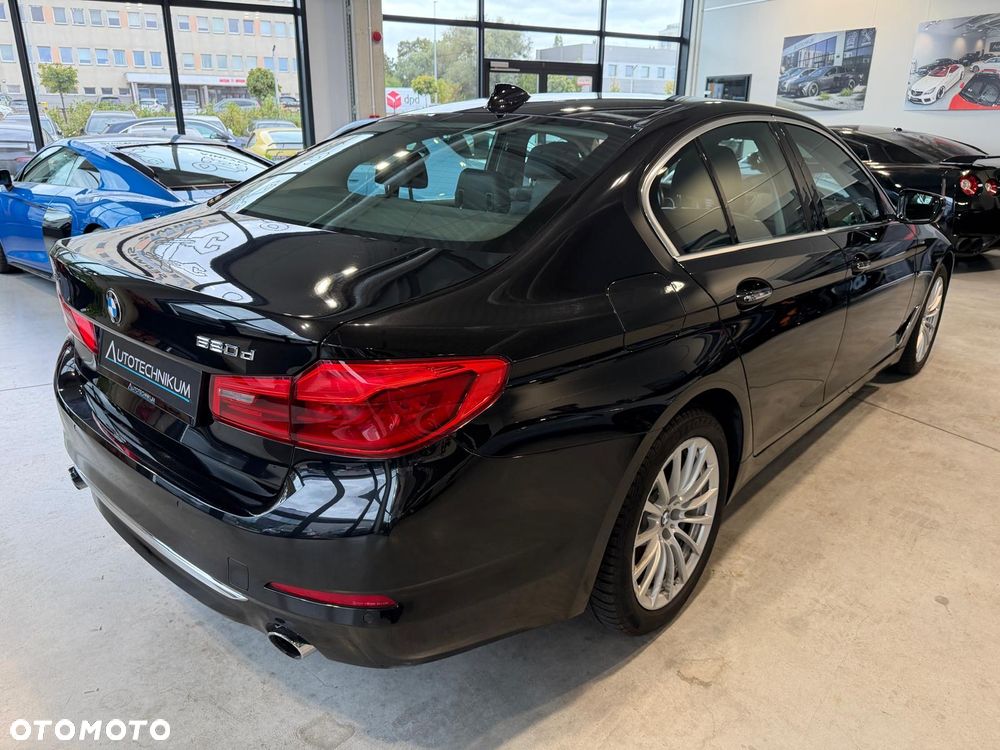 BMW Seria 5 520d xDrive Luxury Line - 4