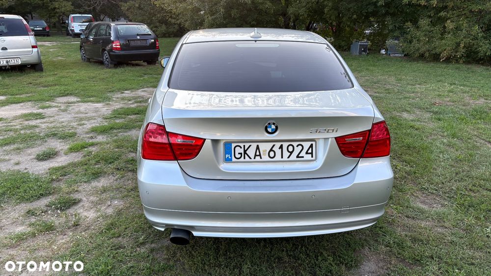 BMW Seria 3 320i - 21