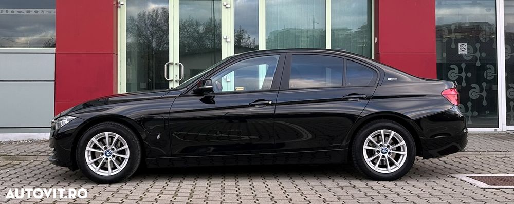 BMW Seria 3 330e iPerformance Advantage - 26