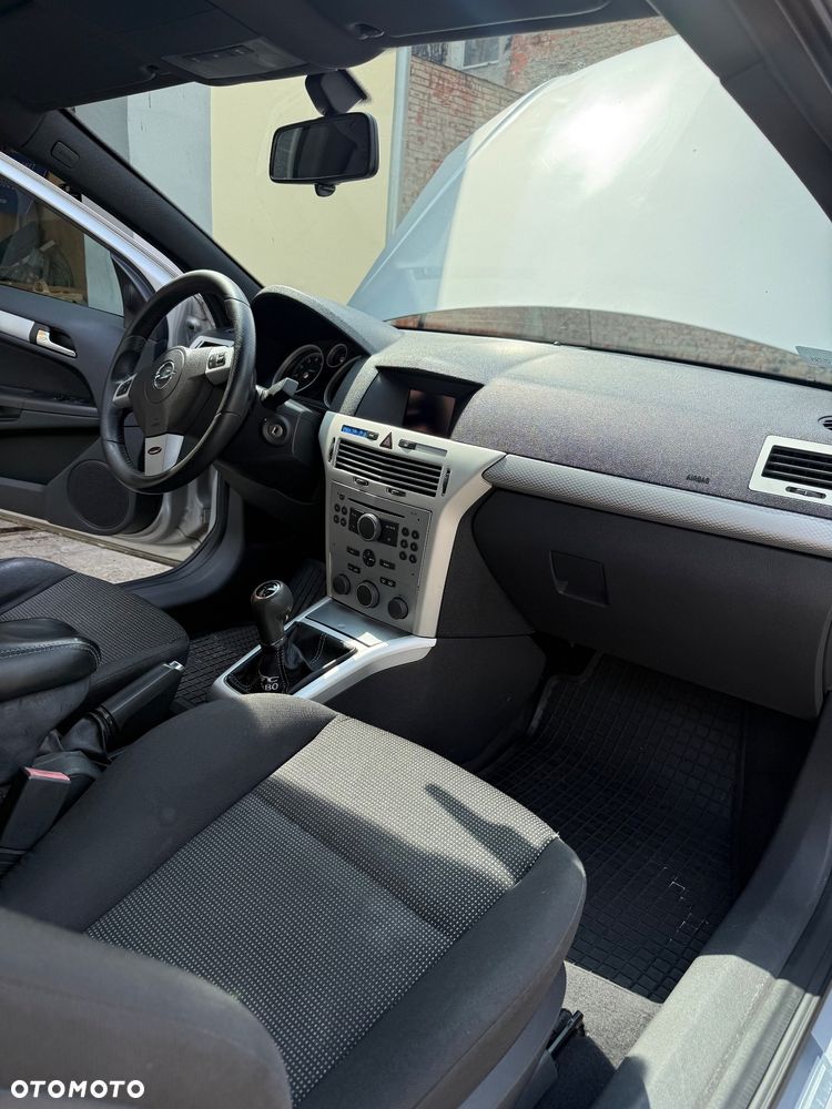Opel Astra 2.0 Turbo Cosmo - 9