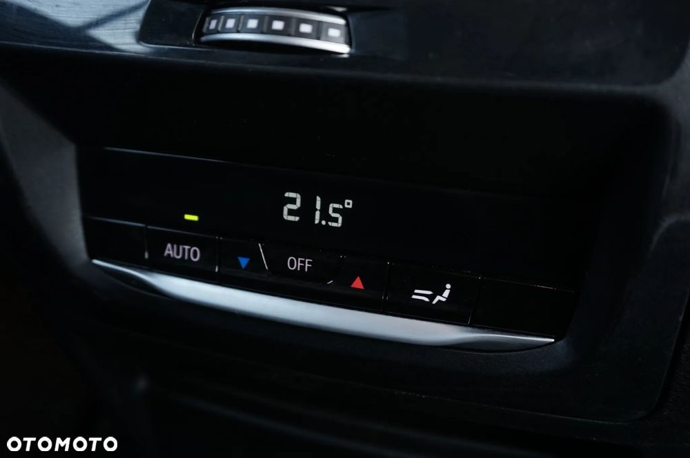 BMW X3 xDrive20i Advantage - 23
