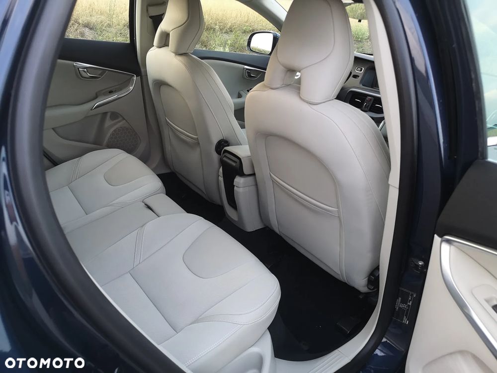 Volvo V40 D3 Momentum - 21