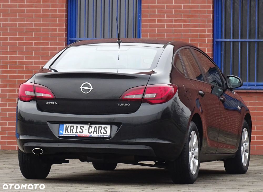 Opel Astra 1.4 T Executive - 6