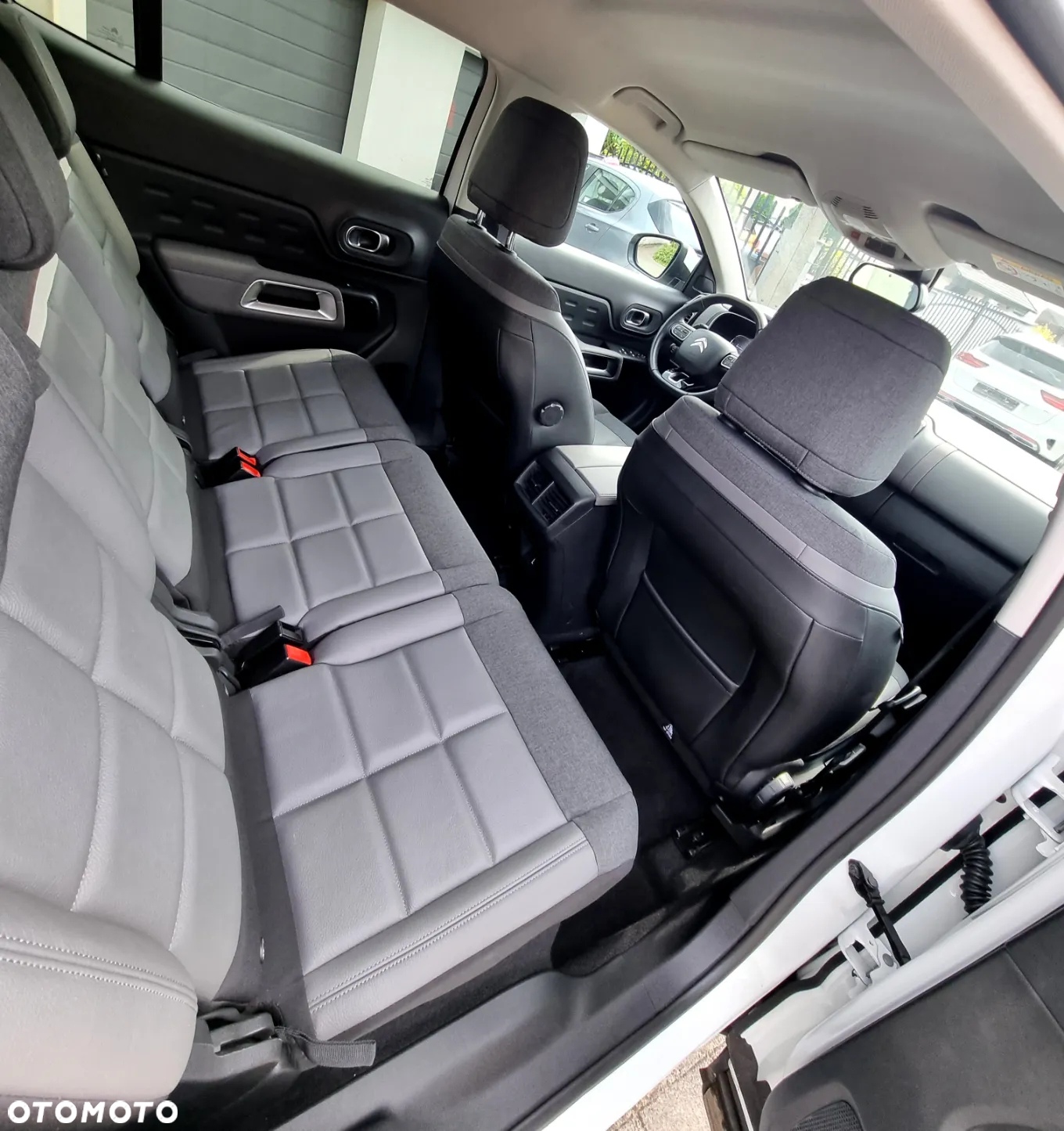 Citroën C5 Aircross 1.6 PureTech Shine EAT8 - 14