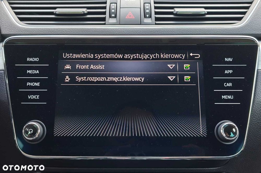 Skoda Superb 2.0 TDI SCR Ambition DSG - 32