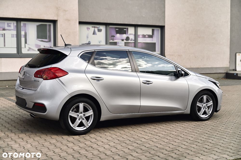 Kia Ceed 1.6 CRDi 128 Spirit - 13