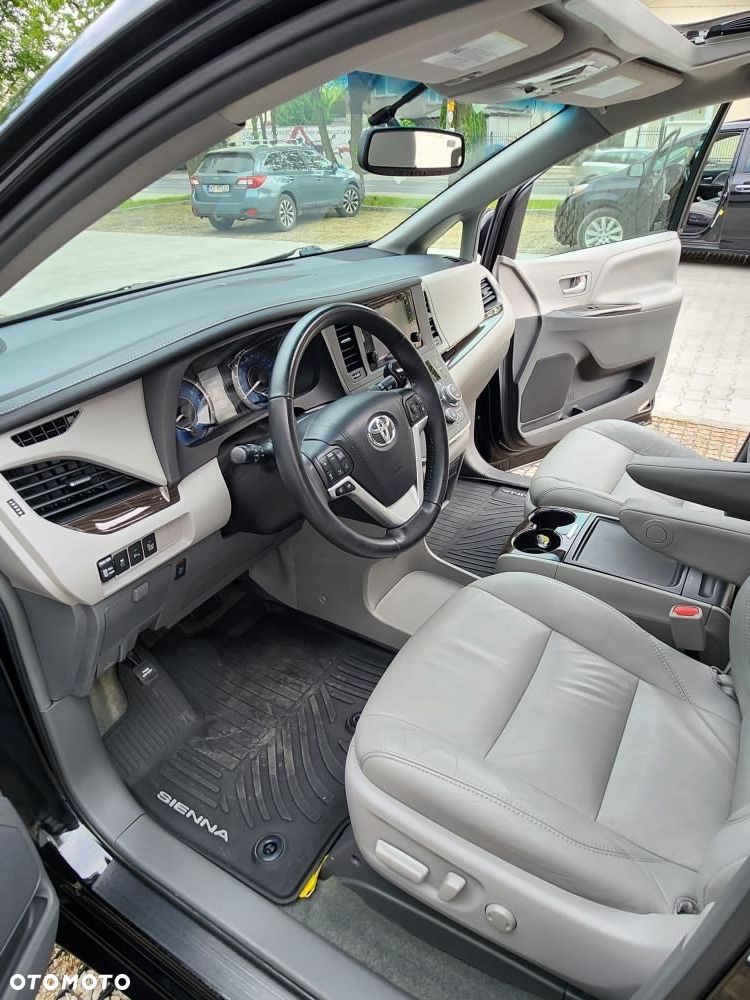 Toyota Sienna 3.5 V6 XLE AWD - 2
