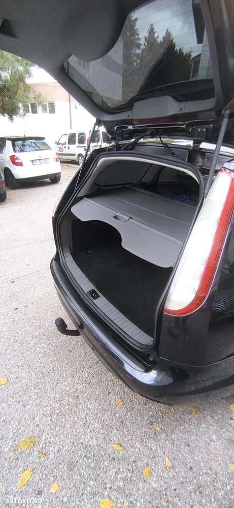 Ford Focus 1.6 TDCi DPF Titanium - 6