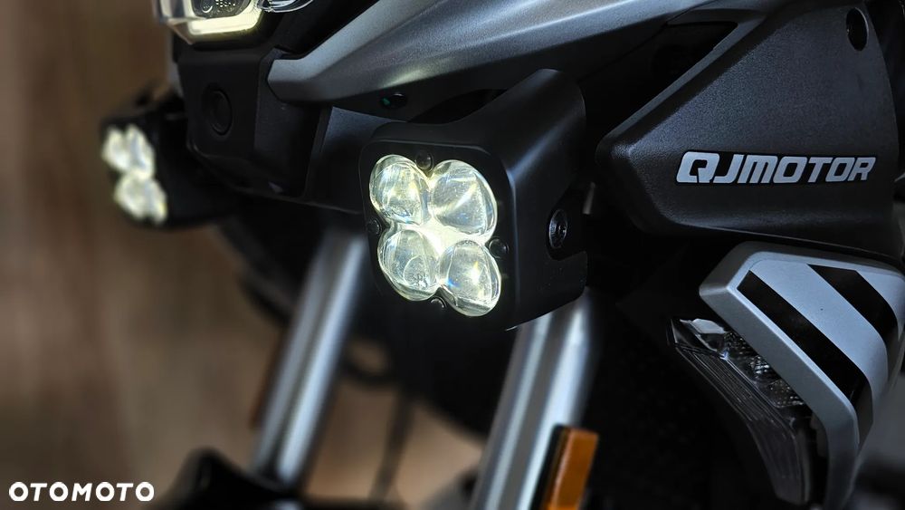 QJMOTOR SRT 600SX - 7