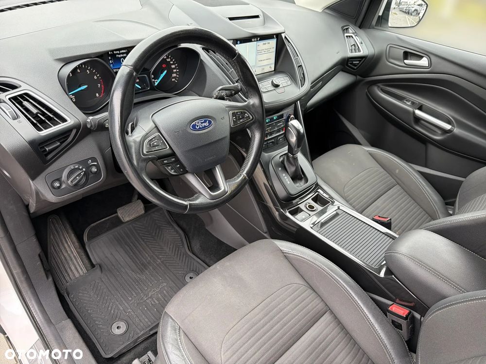 Ford Kuga - 10