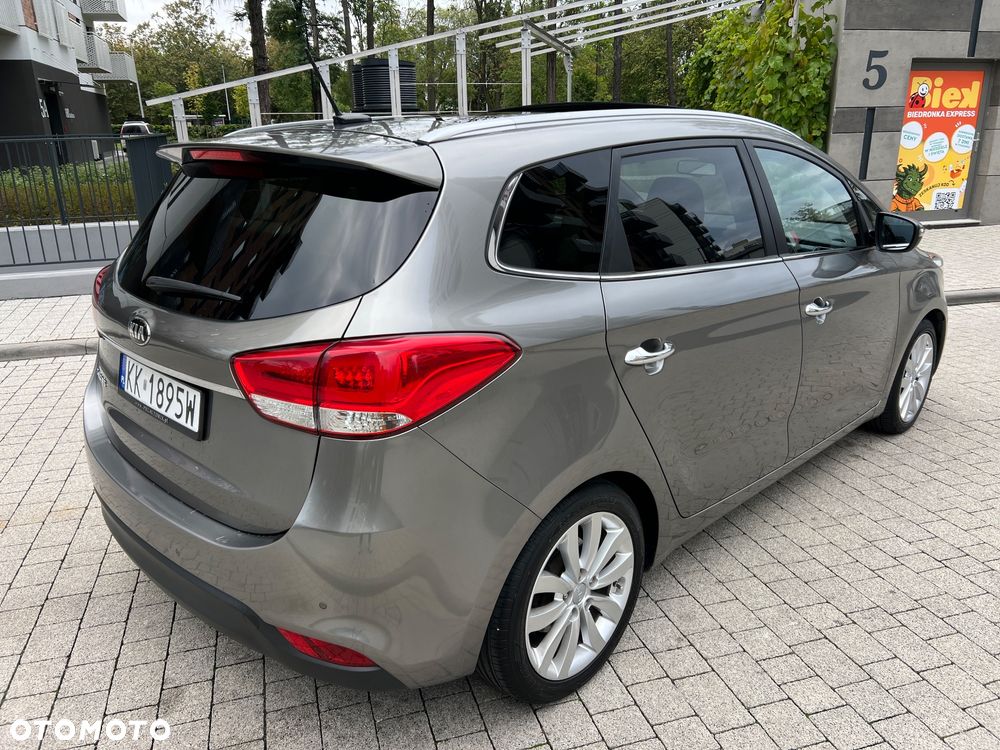 Kia Carens 2015 photo 4