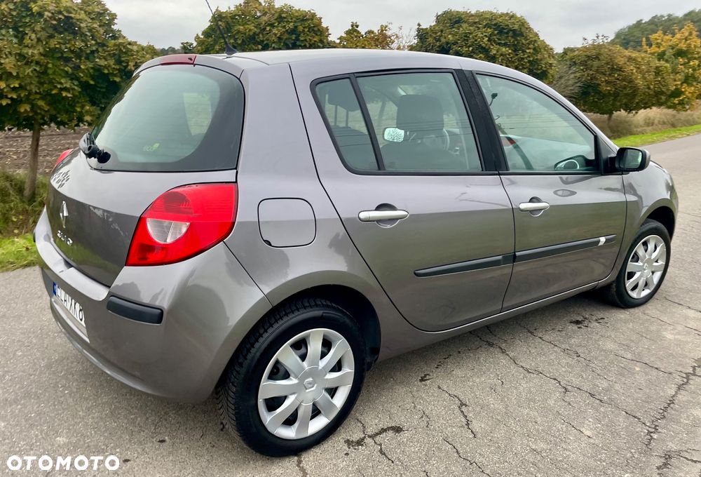 Renault Clio 1.2 16V Authentique - 19