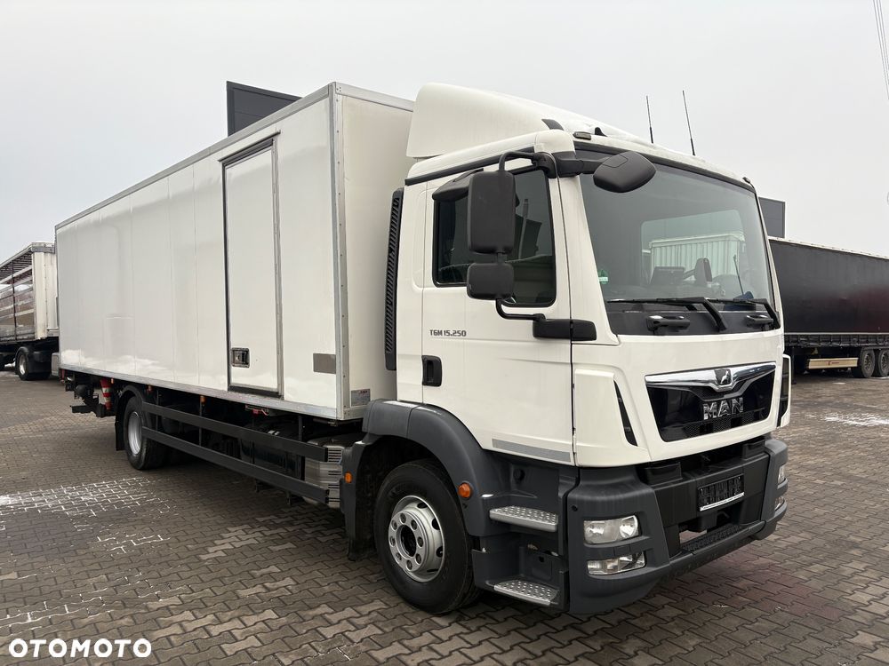 MAN TGM 15.250 / CHŁODNIA CARRIER / DZIELONA KOMORA / DMC 16.000kg / 385.000km przebiegu / WINDA / EURO 6 - 2