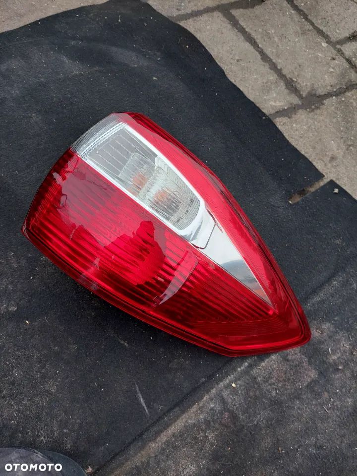 Lampa prawy tyl ford c-max mk2 - 2