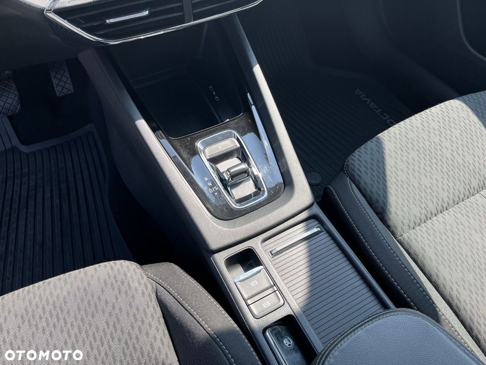 Skoda Octavia 2.0 TDI Style DSG - 16