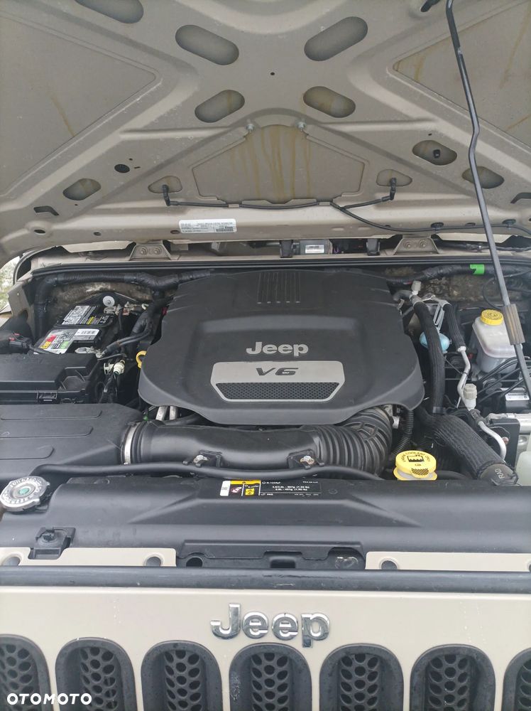 Jeep Wrangler 3.6 Unlim Sahara - 9