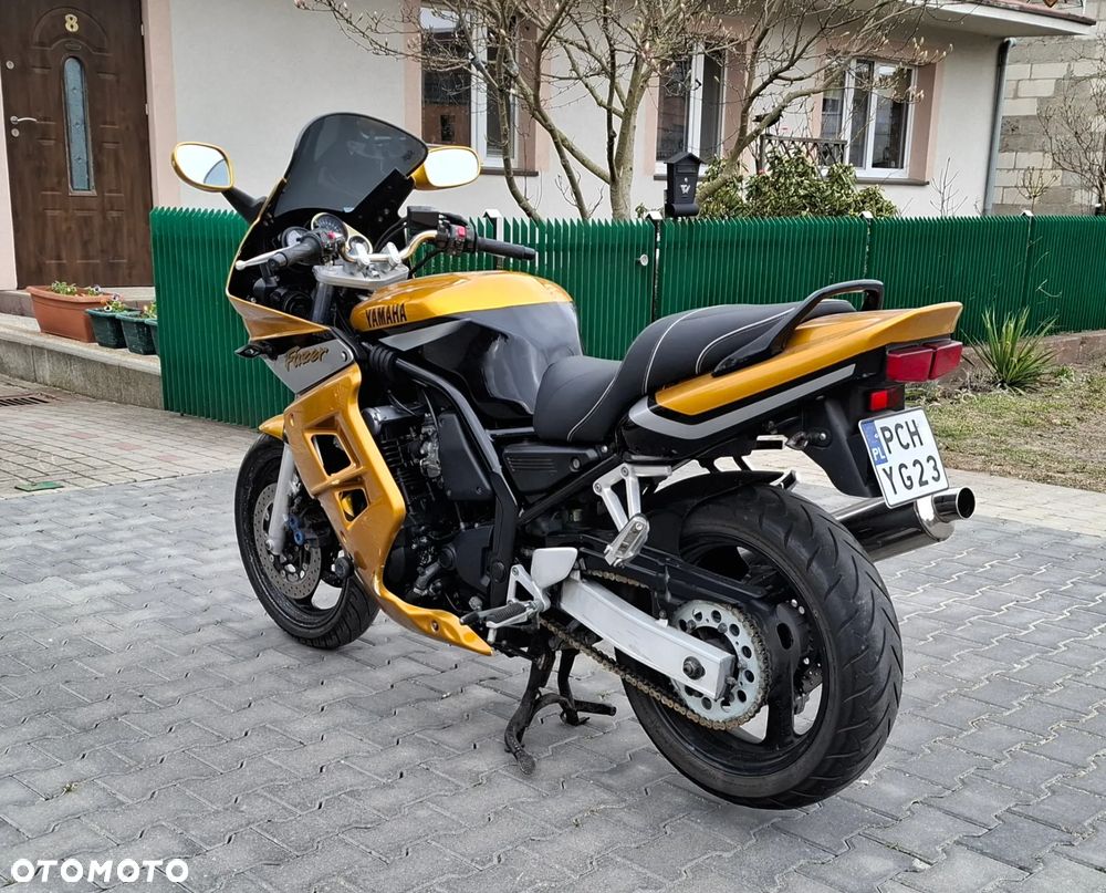 Yamaha FZS - 8