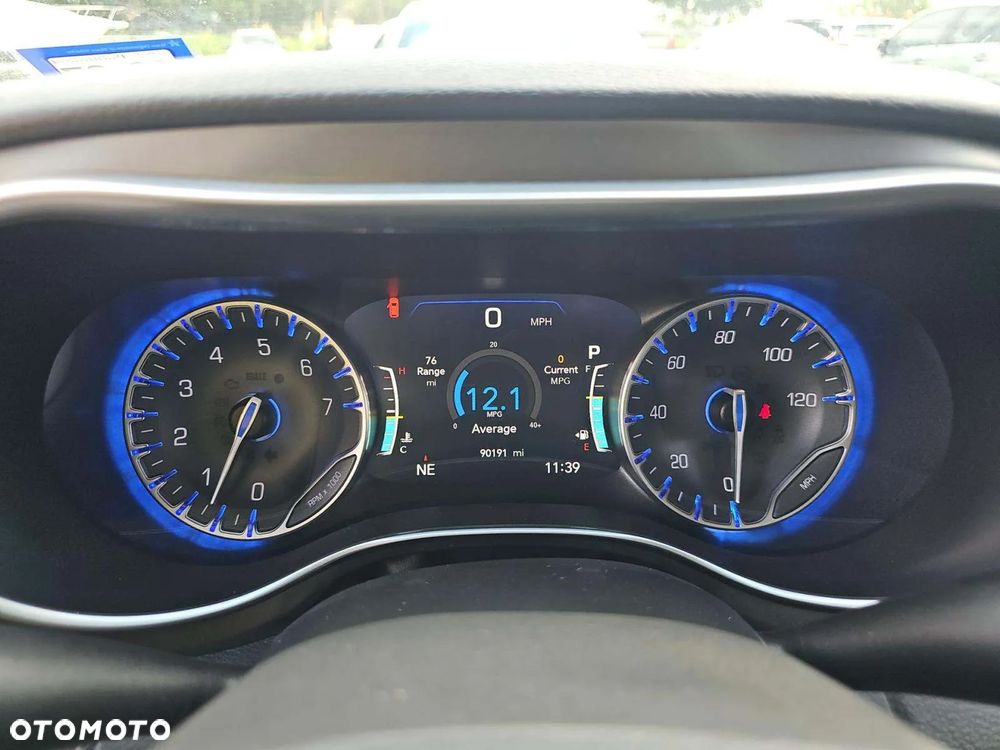 Chrysler Pacifica - 8