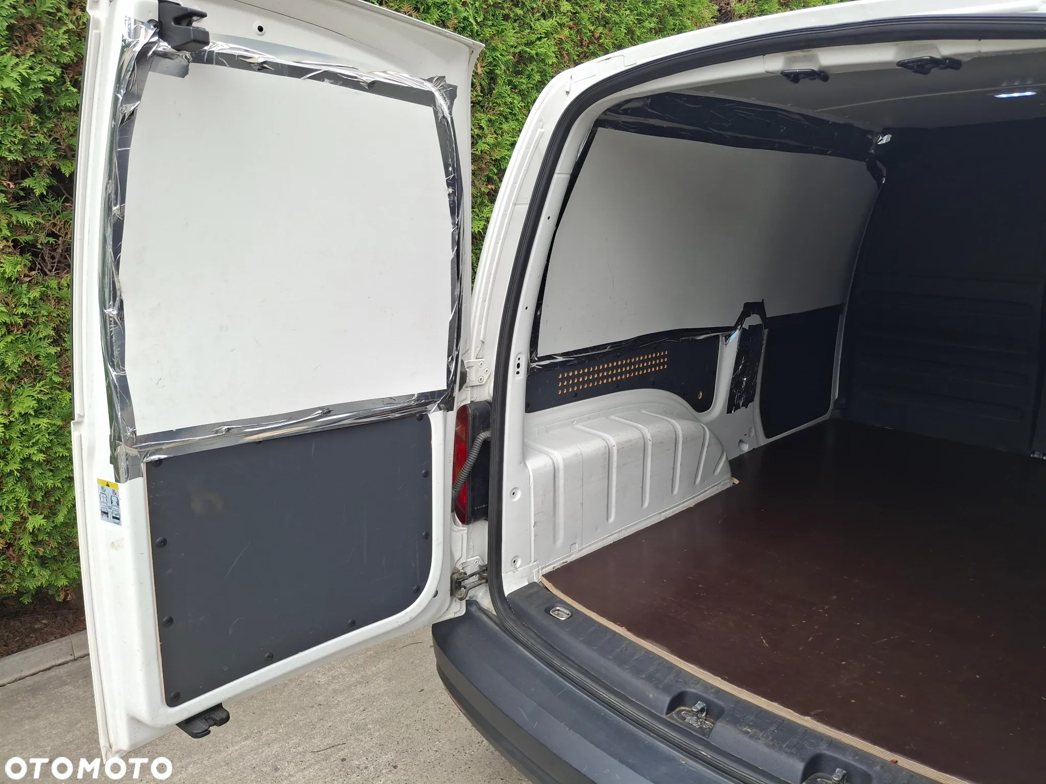 Volkswagen Caddy - 14