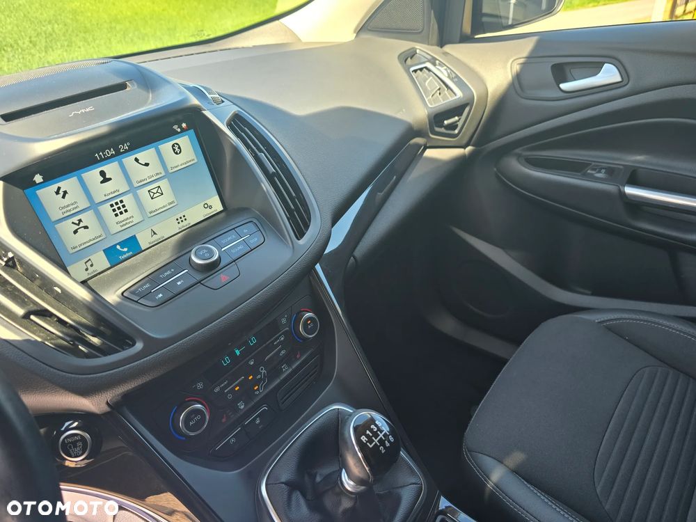 Ford Kuga 1.5 EcoBoost 2x4 Titanium - 14