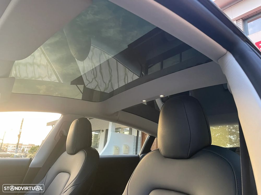 Tesla Model 3 RWD RWD - 17