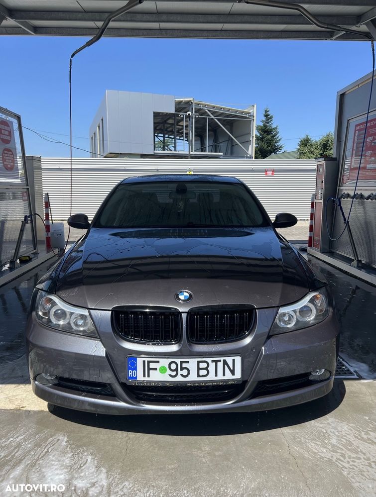 BMW Seria 3 320i Touring - 1