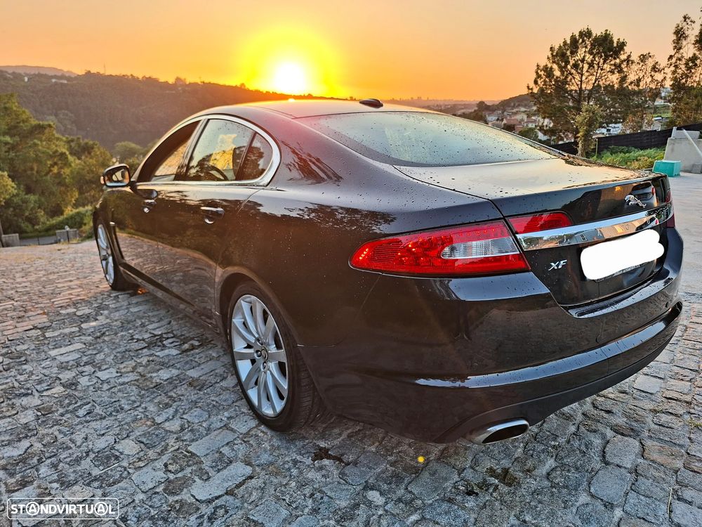Jaguar XF 2.7 D V6 Premium Luxury - 9