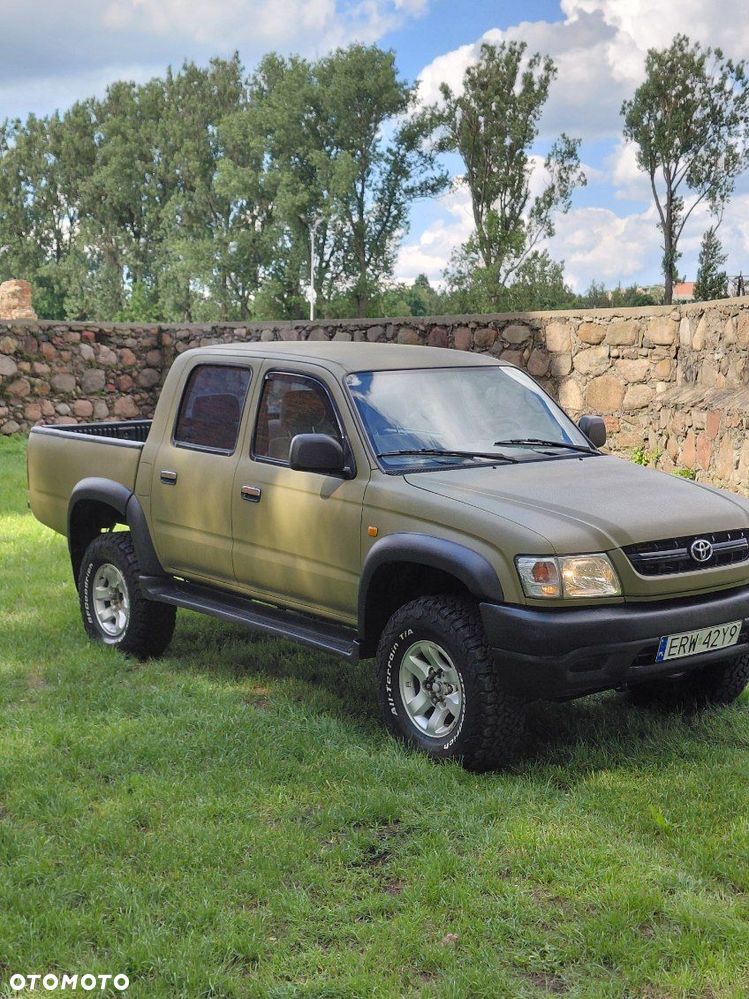 Toyota Hilux 2.5 D-4D DLX + - 2