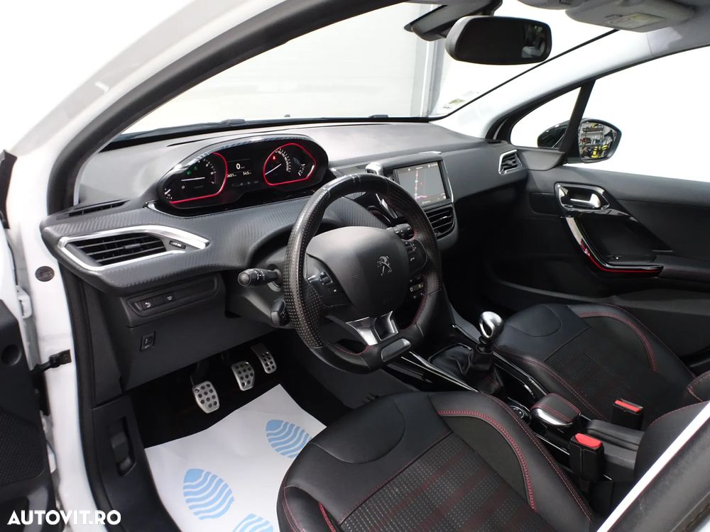 Peugeot 2008 1.2 L PureTech STT GT Line - 7